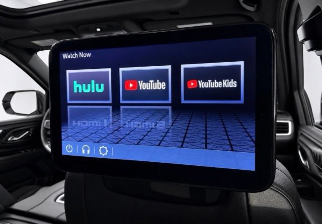 Used 2024 GMC Yukon Denali w/ Advanced Technology Package AWD/4WD image 28