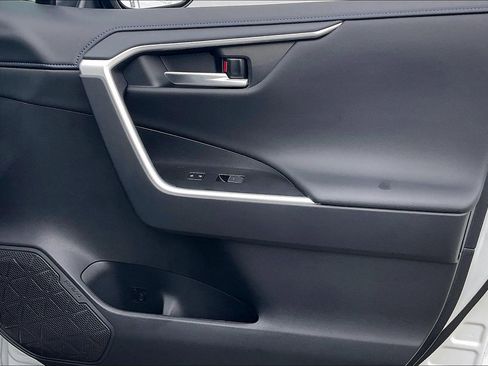 Used 2025 Toyota RAV4 XSE image 29