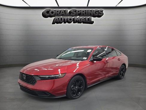 Certified 2025 Honda Accord SE image 3