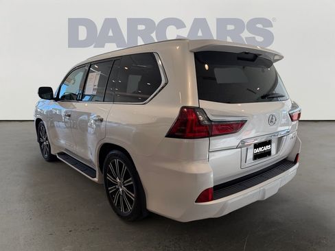 Used 2019 Lexus LX 570 4WD w/ Luxury Package image 4