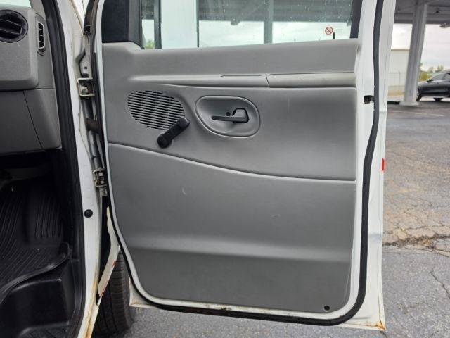 Used 2011 Ford E-450 and Econoline 450 Super Duty RWD image 19