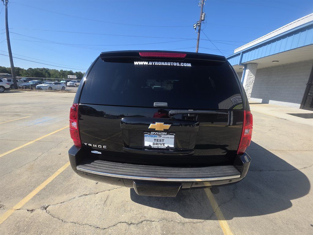 Used 2013 Chevrolet Tahoe LTZ RWD image 2