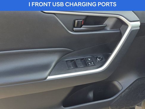 Used 2019 Toyota RAV4 LE image 15