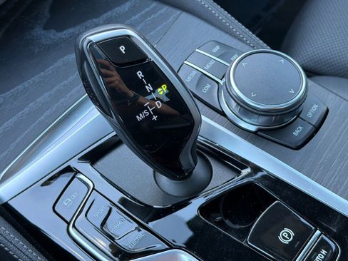 Used 2023 BMW 530e w/ M Sport Package image 27