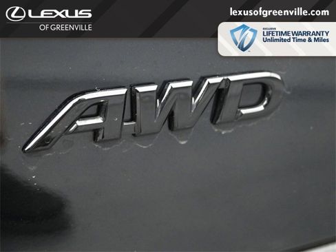 Used 2024 Toyota Corolla Cross XSE image 12