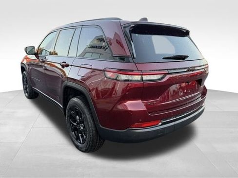 New 2025 Jeep Grand Cherokee Altitude image 40