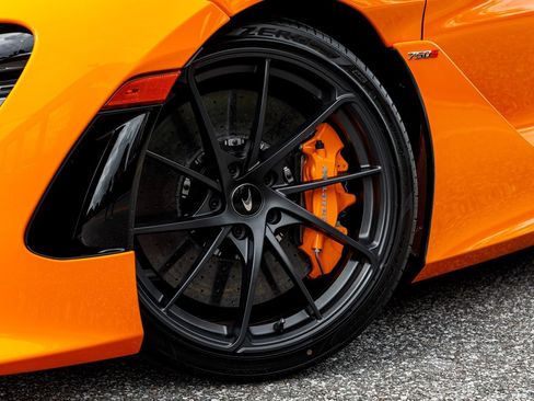 New 2027 McLaren 750S Spider RWD image 32