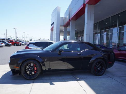 Used 2022 Dodge Challenger SRT Hellcat Redeye RWD image 7