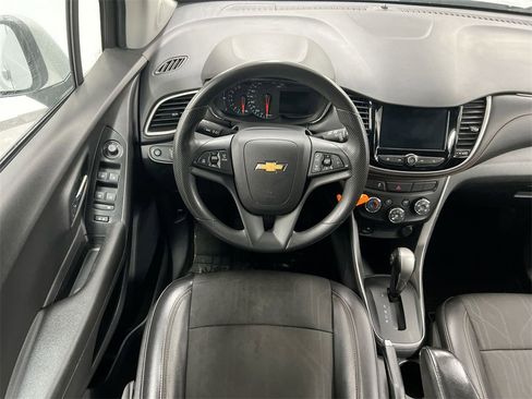 Used 2021 Chevrolet Trax LT image 19