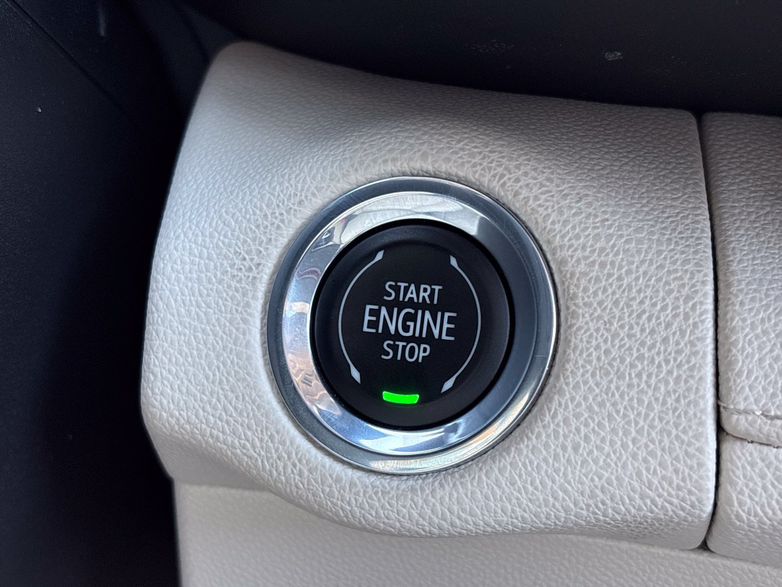 Used 2023 Buick Envision Avenir FWD image 32