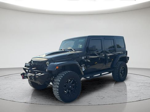 Used 2015 Jeep Wrangler Unlimited Sahara w/ Max Tow Package AWD/4WD image 11