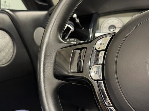Used 2017 Rolls-Royce Dawn RWD image 17