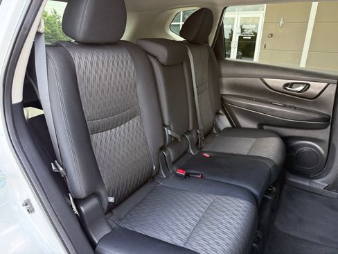 Used 2019 Nissan Rogue SV AWD/4WD image 42