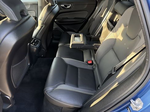 Used 2021 Volvo XC60 T5 R-Design image 20