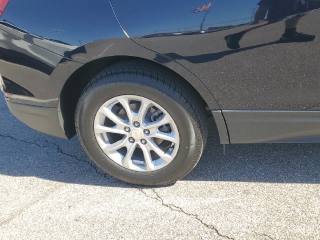 Used 2020 Chevrolet Equinox LS w/ LPO, Floor Liner Package FWD image 5