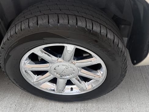 Used 2013 GMC Yukon XL Denali RWD image 8
