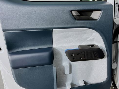 Used 2025 Ford Maverick XLT image 29