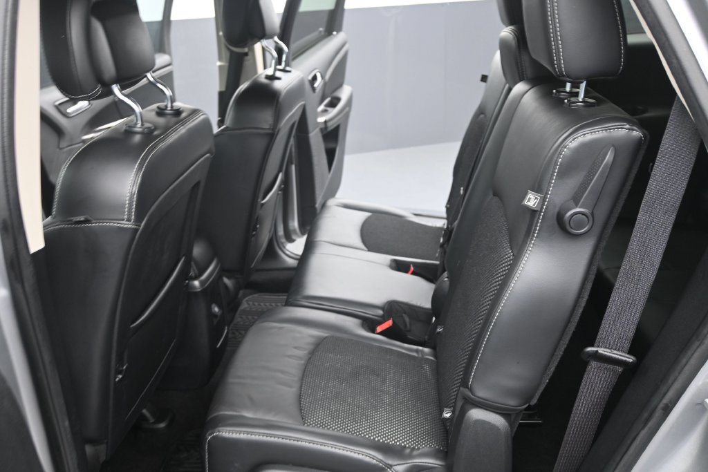 Used 2019 Dodge Journey Crossroad w/ Mopar All Weather Group FWD image 19