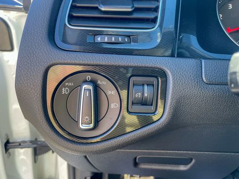 Used 2015 Volkswagen GTI SE image 14