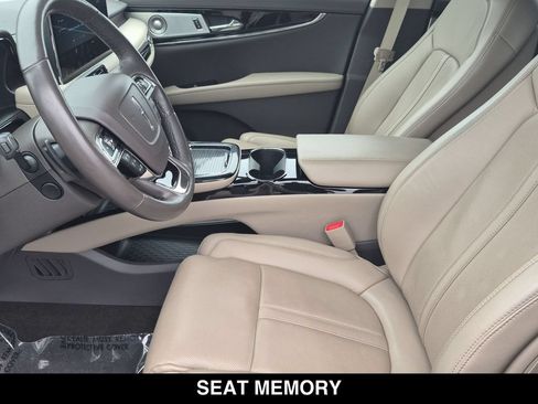 Used 2023 Lincoln Nautilus Reserve w/ Equipment Group 202A AWD/4WD image 19