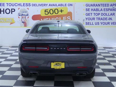 Used 2017 Dodge Challenger R/T image 7