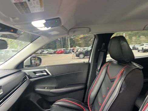 Used 2024 Mitsubishi Outlander FWD image 28