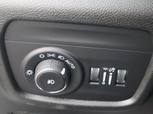 New 2025 Jeep Grand Cherokee L Limited image 12