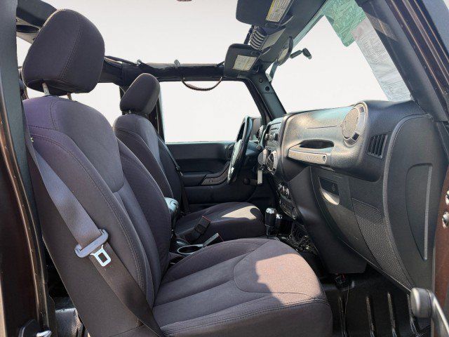 Used 2013 Jeep Wrangler Unlimited Sport w/ Connectivity Group AWD/4WD image 14