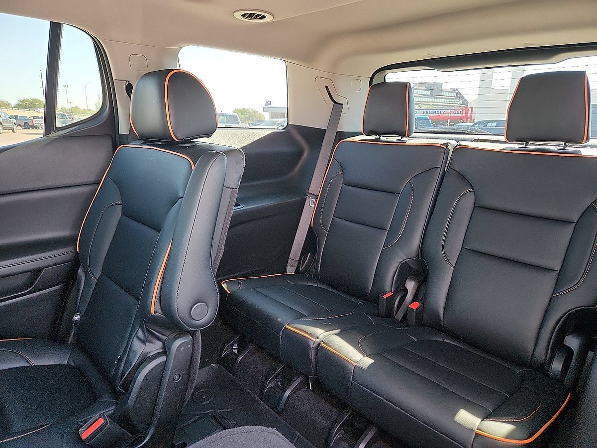 Used 2023 GMC Acadia AT4 AWD/4WD image 5