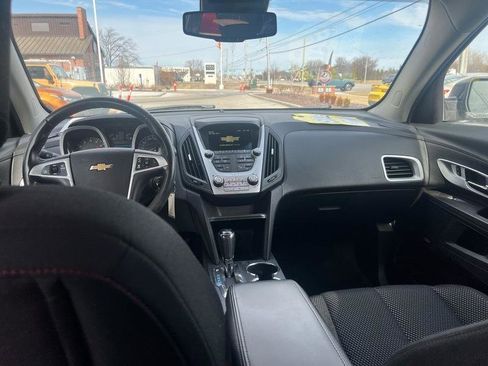 Used 2017 Chevrolet Equinox LT image 14