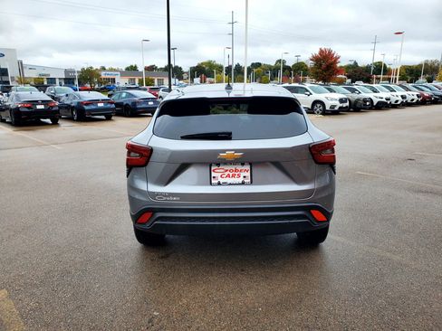 Used 2024 Chevrolet Trax LS w/ Driver Confidence Package image 6