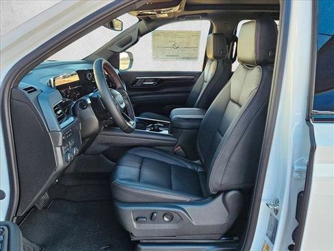 New 2026 Chevrolet Suburban RST image 15