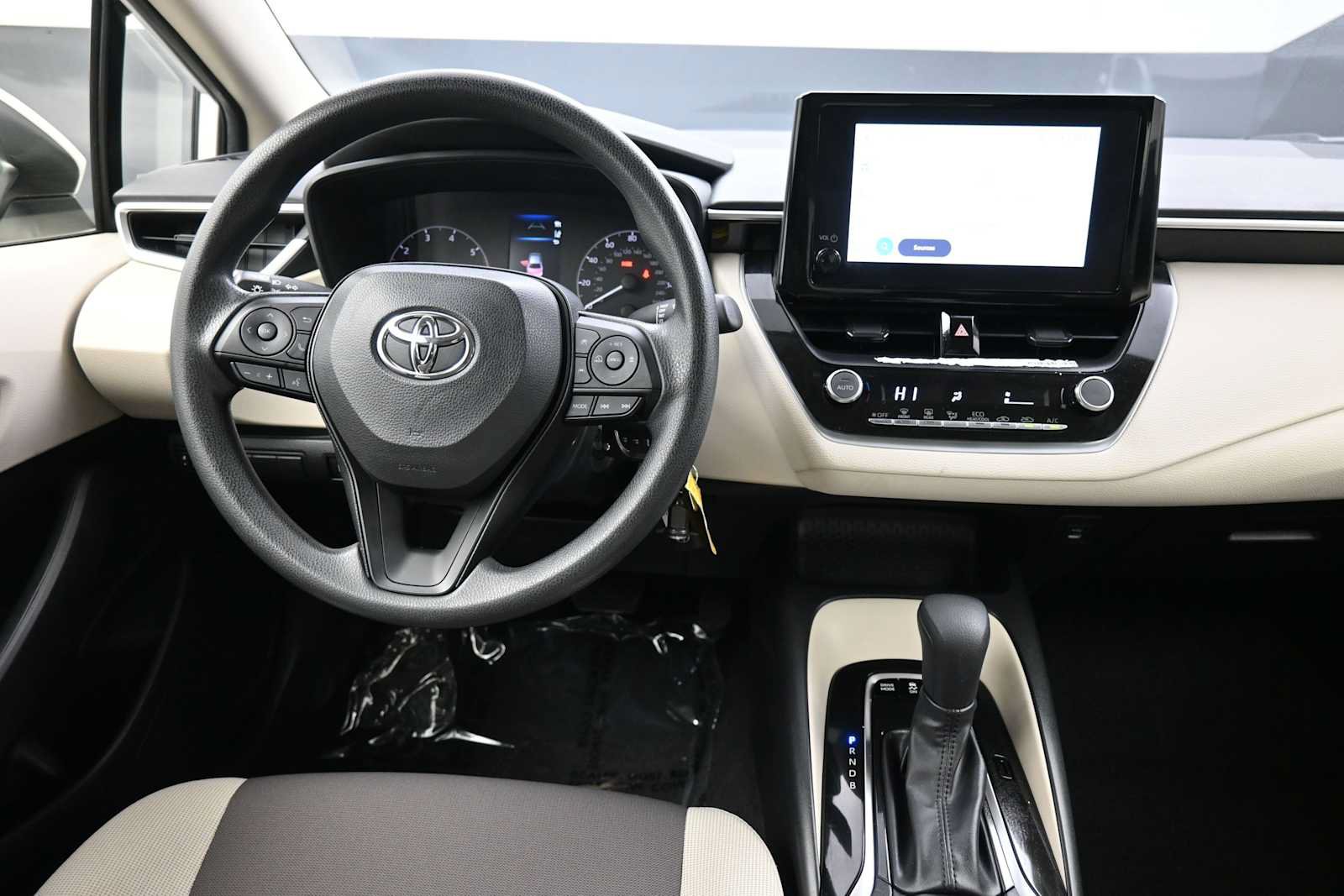 Used 2023 Toyota Corolla LE FWD image 19