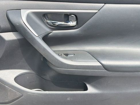 Used 2017 Nissan Altima 2.5 SV FWD image 17