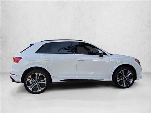 Used 2021 Audi Q3 2.0T Premium w/ Convenience Package AWD/4WD image 4
