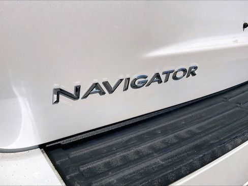 Used 2017 Lincoln Navigator Select RWD image 21