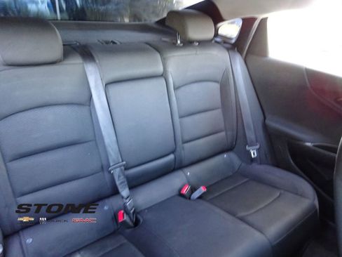 Used 2018 Chevrolet Malibu LT image 17