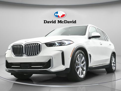 Used 2025 BMW X5 xDrive50e AWD/4WD image 29