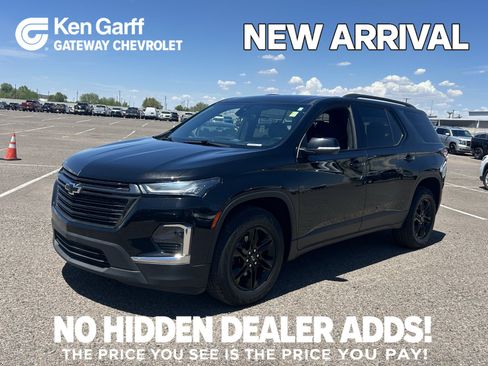 Used 2023 Chevrolet Traverse LT FWD image 1
