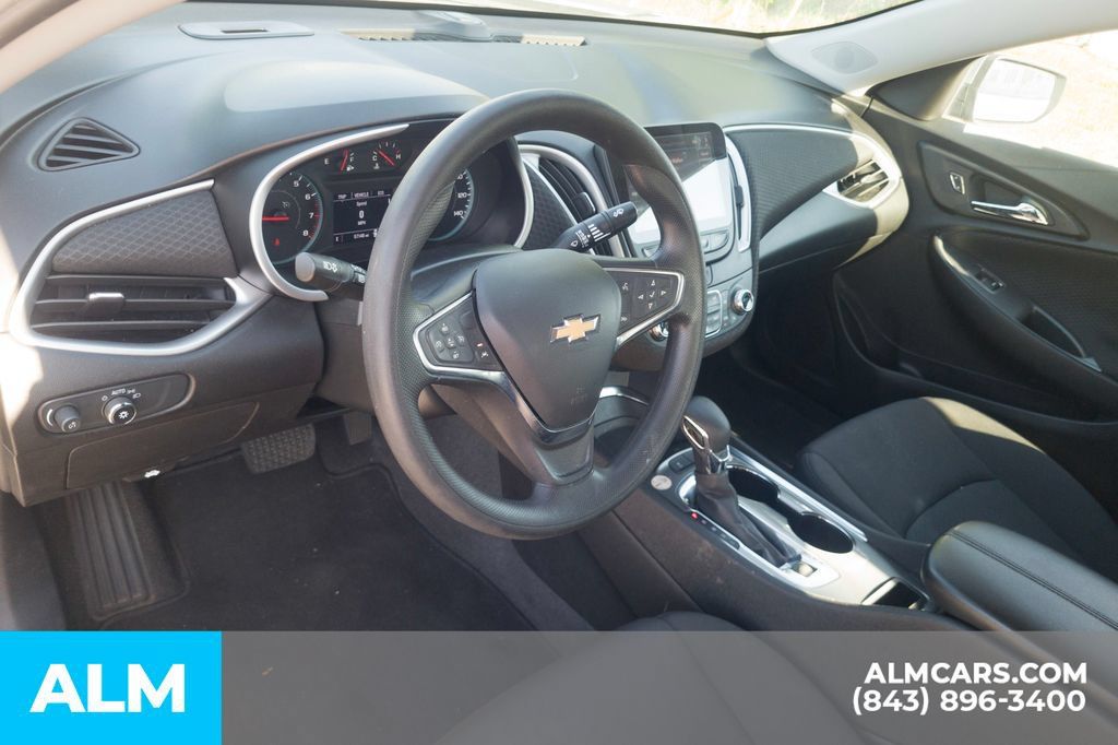 Used 2024 Chevrolet Malibu LT FWD image 5