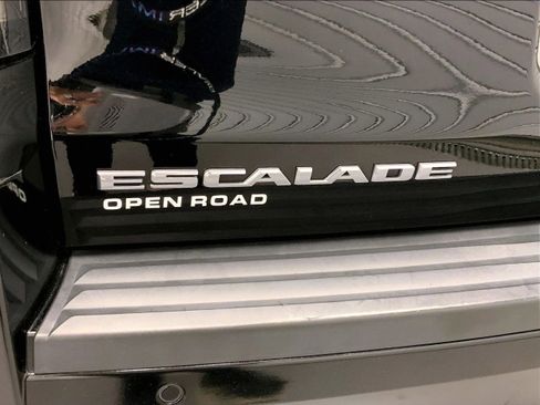 Used 2020 Cadillac Escalade ESV Premium Luxury w/ Escalade Sport Edition image 20