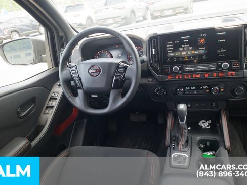 Used 2026 Nissan Frontier PRO-4X AWD/4WD image 21