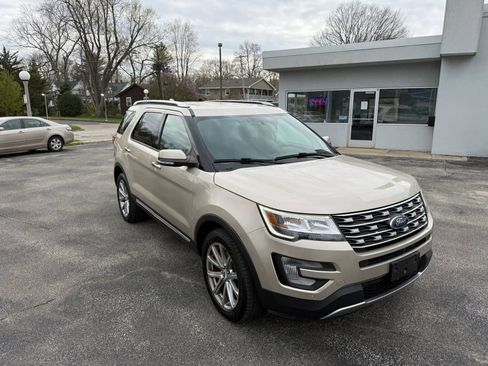 Used 2017 Ford Explorer Limited image 3