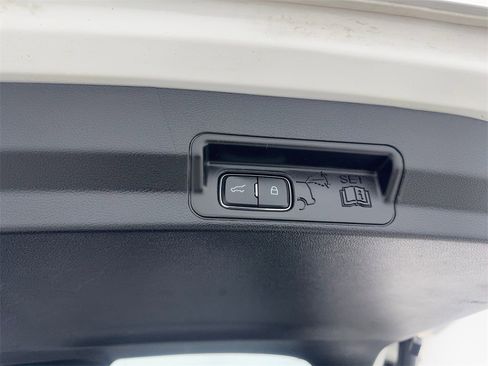 Used 2020 Ford Explorer XLT w/ Equipment Group 202A image 89