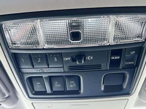 Used 2015 Toyota 4Runner SR5 Premium AWD/4WD image 28