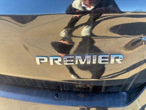 Used 2021 Chevrolet Traverse Premier image 9