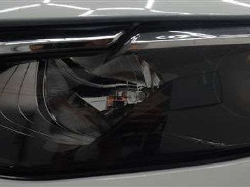 Used 2021 Chevrolet Malibu LT FWD image 28