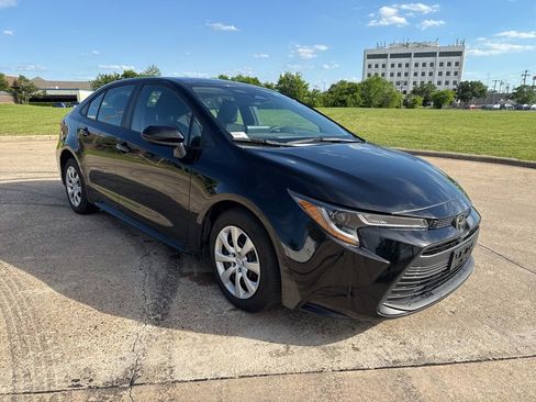 Used 2024 Toyota Corolla LE image 8