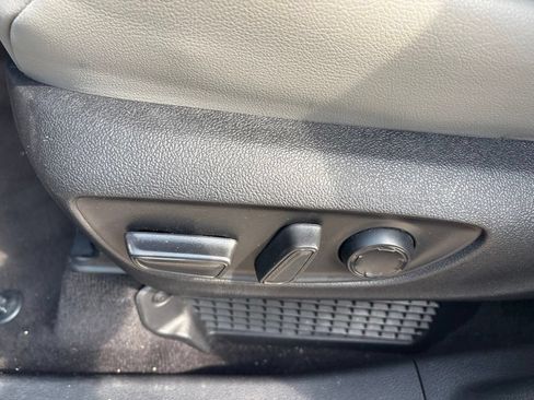 Used 2026 Toyota Sienna XLE FWD image 14