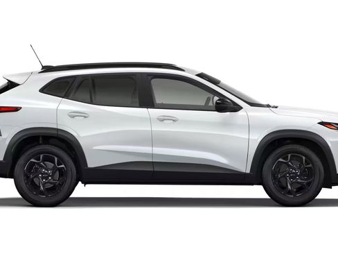 New 2026 Chevrolet Trax LT image 4